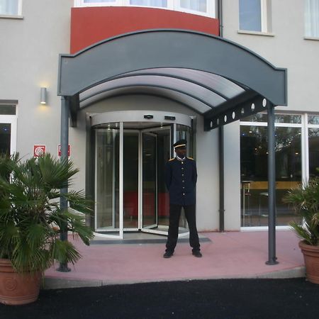 Hotel Formula Int. & Puravita Spa Rosolina Bagian luar foto