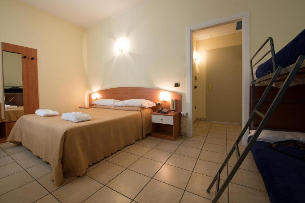 Hotel Formula Int. & Puravita Spa Rosolina Bagian luar foto