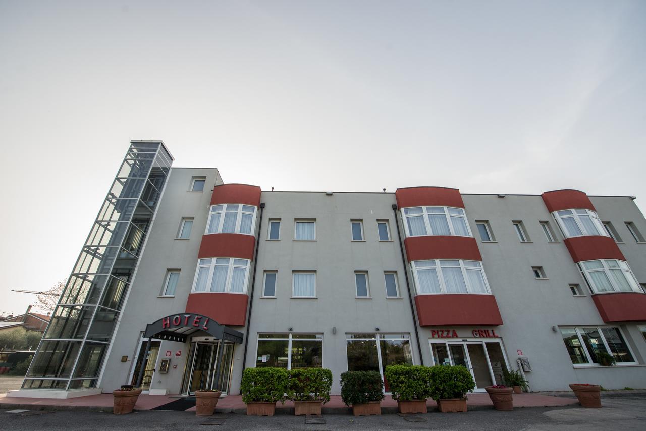 Hotel Formula Int. & Puravita Spa Rosolina Bagian luar foto